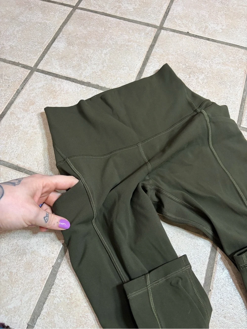 Lululemon Align High-Rise Pant with Pockets 25” (Dark Olive) Size 4